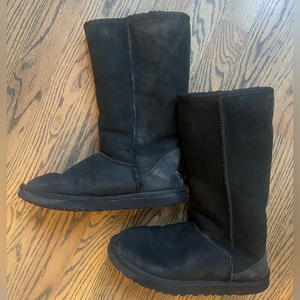 Black Tall Ladies UGG Size 7